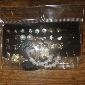 Elegant Gold and Pearl Earring Set